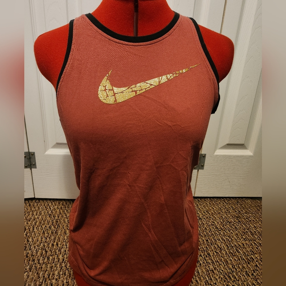 Nike tank top from Dicks sporting goods. Size S.
